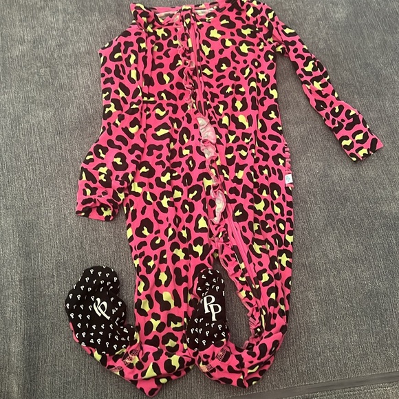 Posh Peanut Other - Posh Peanut Cheetah Sleeper